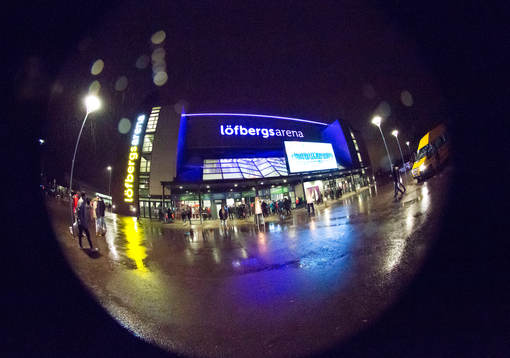 Exteriör vy av Löfbergs Arena
