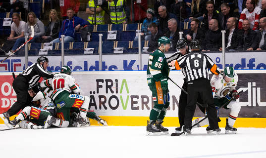 Färjestads Rickard Wallin i bråk med Frölundas Mattias