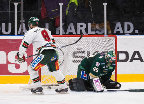 Frölundas Max Görtz sätter straffen på Färjestads