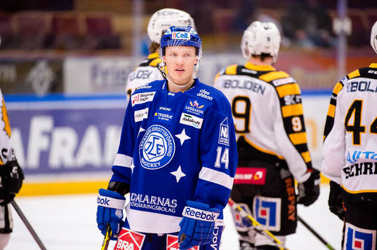 Leksands Carl Ericson före ishockeymatchen i SHL mellan
