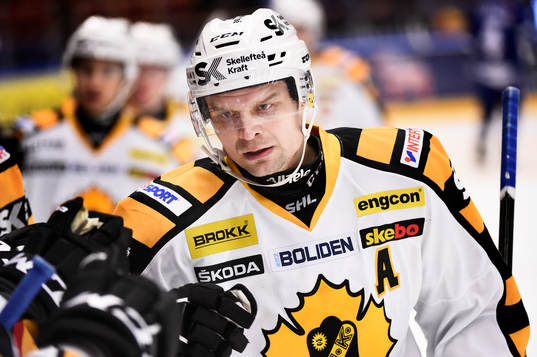 Skellefteås Janne Pesonen firar