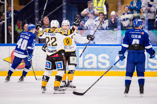 Skellefteås Patrik Zackrisson jublar