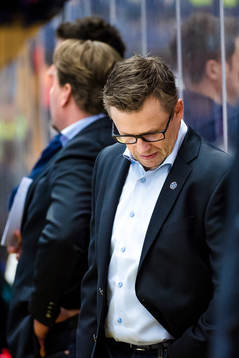 Leksands assisterande tränare Sjur Robert Nilsen  deppar