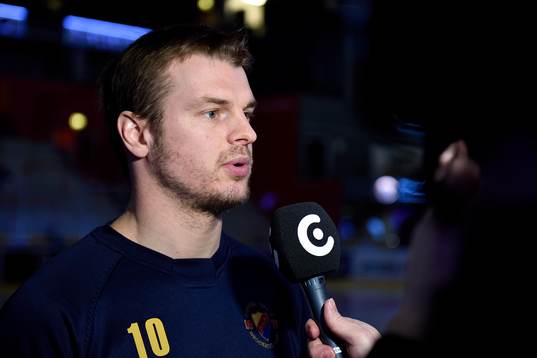 Djurgårdens Joakim Eriksson blir intervjuad av C More