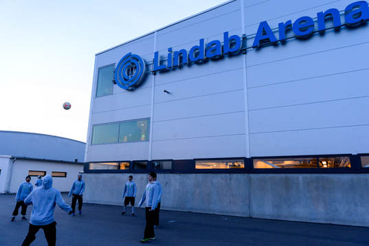 Rögle värmer upp utanför Lindab Arena