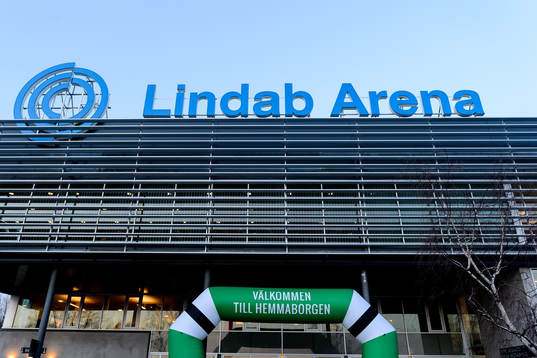Utanför Lindab Arena