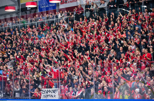 Örebros hemmapublik jublar