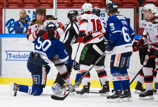 Malmö Redhawks David Liffiton i slagsmål med Karlskogas