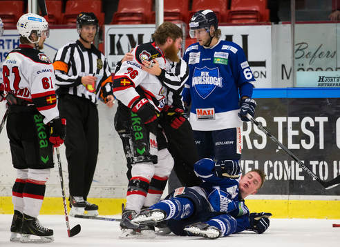Malmö Redhawks David Liffiton i slagsmål med Karlskogas