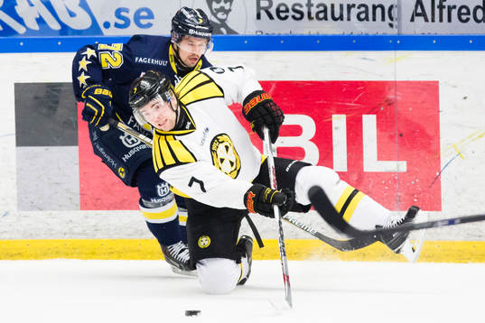 s Patrik Carlsson mot Brynäs Ponthus Westerholm