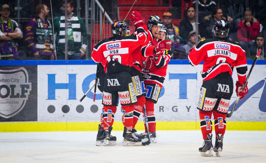 Örebros Marko Anttila gör 2-0 och jublar med Martin