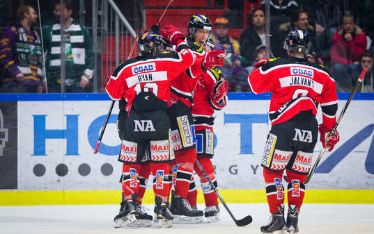 Örebros Marko Anttila gör 2-0 och jublar med Martin