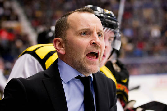 Brynäs tränare Thomas Berglund arg på Domare Morgan