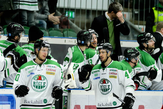 Rögles Jesper Jensen (m) fira med båset