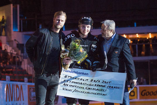 s Robin Kovacs tilldelas priset guldgallret, som delas ut