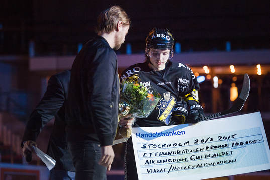 s Robin Kovacs tilldelas priset guldgallret, som delas ut