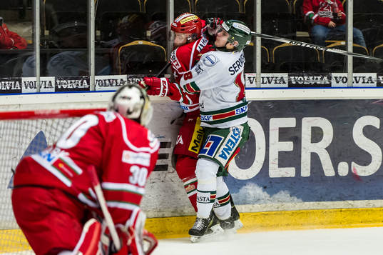 Modos målvakt Linus Ullmark ser på när Frölundas John