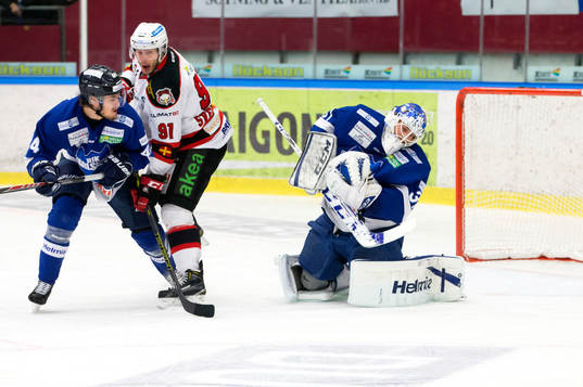 Karlskogas Oskar Carlsson och Malmö Redhawks  Björn