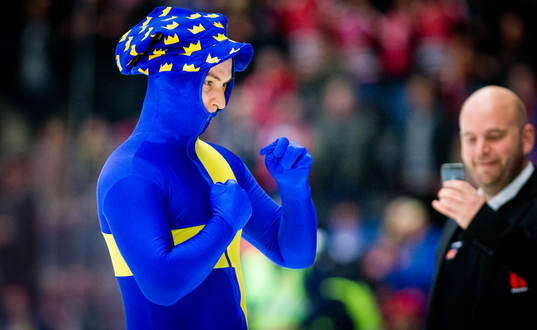 Örebros målvakt Julius Hudacek firar 3-1-segern över
