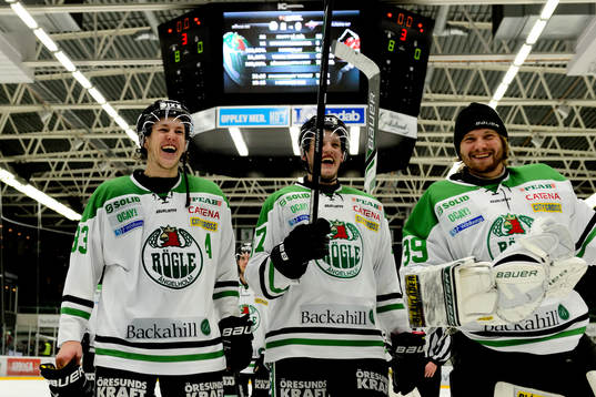 Rögles Niklas Hansson, Rasmus Bengtsson och målvakt
