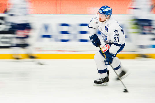Leksands Viktor Mårtensson värmer upp
