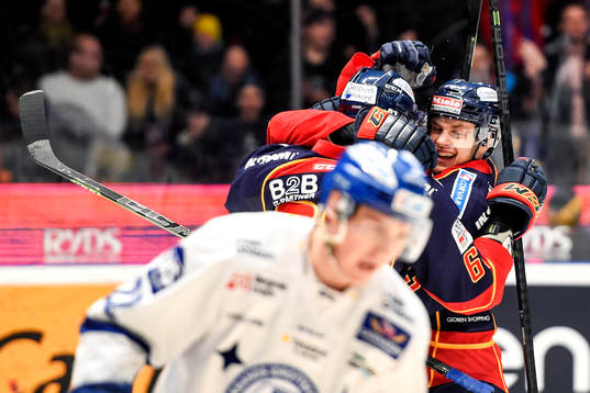 Djurgården Sebastian Lauritzen och Tobias Hage jublar