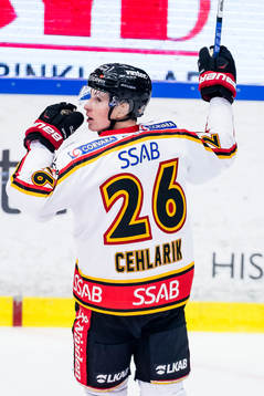 Luleås Peter Cehlarik firar
