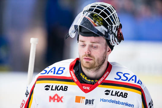 Luleås målvakt Daniel Larsson deppar