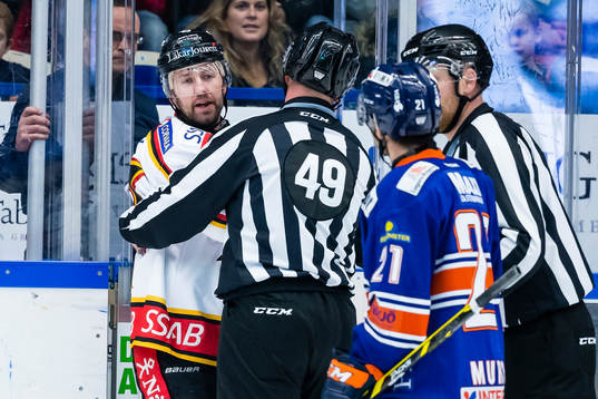 Luleås Per Ledin och Växjös Cory Murphy visar känslor