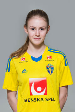 Sandra Nilsson som spelar i F16/99-landslaget