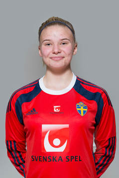 Nell Sjölin Jönsson som spelar i F16/99-landslaget