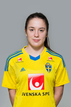 Alma Nygren som spelar i F16/99-landslaget
