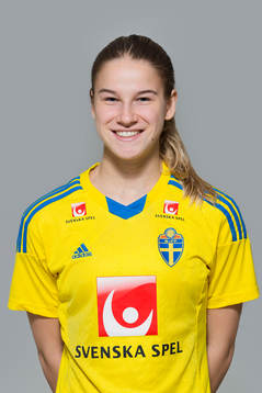 Linnea Selberg som spelar i F16/99-landslaget