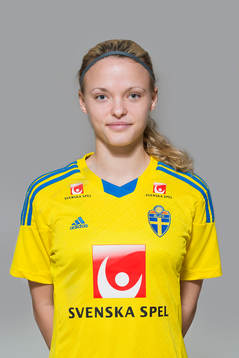 Maja Henriksson som spelar i F16/99-landslaget