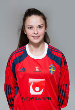 Matilda Åsard som spelar i F16/99-landslaget