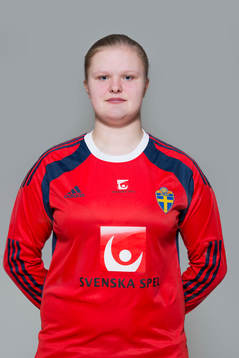 Alexandra Blom som spelar i F16/99-landslaget
