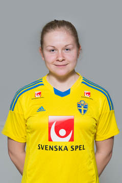 Matilda Ovenberger som spelar i F16/99-landslaget