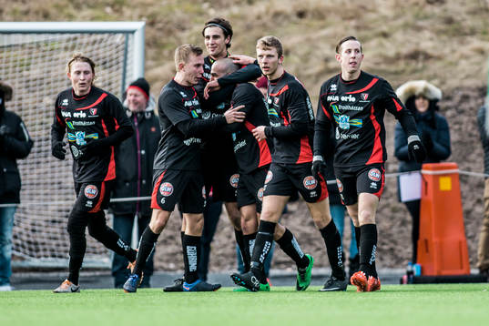 Trollhättans Josef Daoud har gjort  1-1 och jublar med