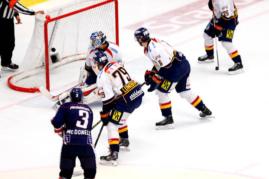 Linköpings Kent McDonellgör 1-0