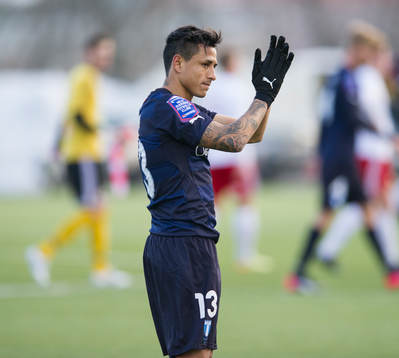 Malmö FFs Victor Yoshimar Yotun Flores tackar publiken