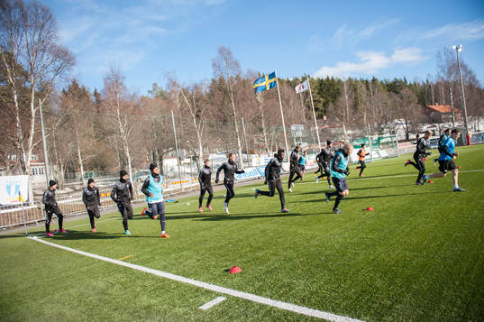 Malmö FF värmer upp fotbollsmatchen i Svenska cupen