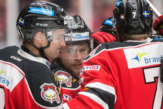 Nicklas Jadeland i Redhawks har precis gjort 1-0 till