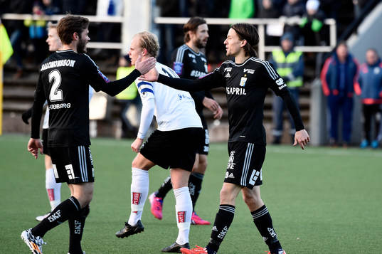 IFK Göteborgs Lasse Vibe och Emil Salomonsson jublar
