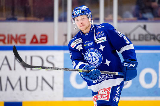 Leksands Linus Hultström före ishockeymatchen i SHL