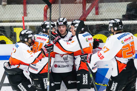 a vänster) gör 1-1 kvitteringen