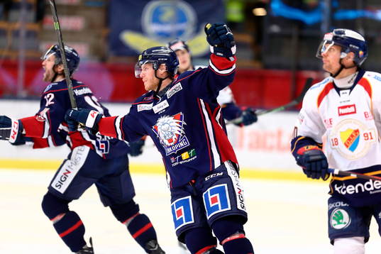 Linköpings Jonas Almtorp jublar