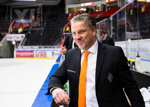 Karlskronas tränare Per Hånberg ser nöjd ut