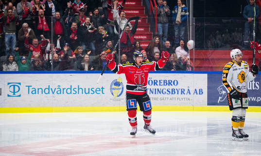 Örebros Johan Motin jublar