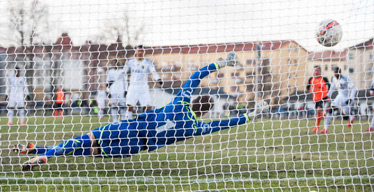 s Nabil Bahoui gör 3-0 på straff  i matchen i Svenska