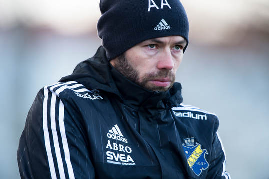 s tränare Andreas Alm i matchen i Svenska cupen mellan